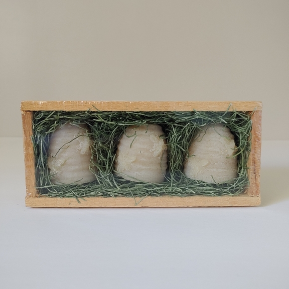 NEW Set of 3 Beeswax Candles Beehive Handmade Gift - Picture 3 of 9